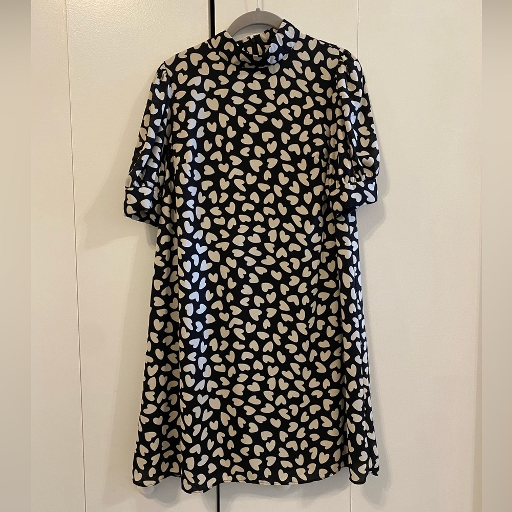🫀 2/$20 Ann Taylor B&W heart dress